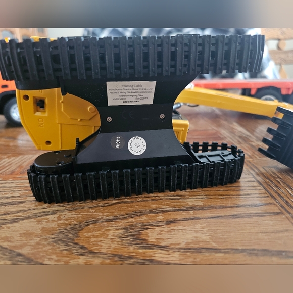 Remote Control Constrution Set - Picture 5 of 13